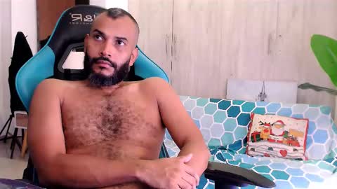 Valentine online show from 12.23.24