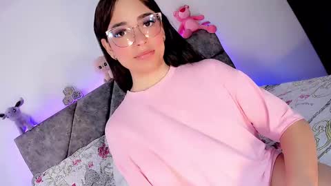 Snapshot of valentina_alba chatting on 12.13.24 Valentina online show from 12.13.24