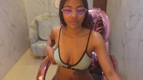 Snapshot of valentina_gomez_s chatting on 06.24.26 Valentina online show from 06.24.26