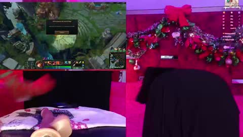 Snapshot of valentina_greco chatting on 12.21.24 Valentina online show from 12.21.24