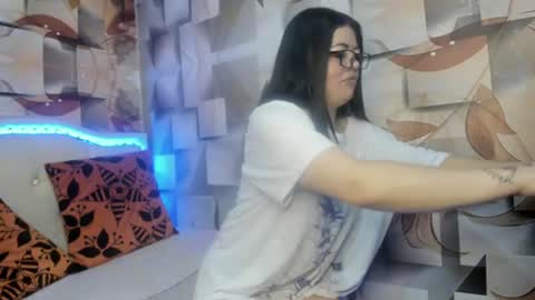 Snapshot of valentina_purple chatting on 07.23.26 VALENTINA online show from 07.23.26