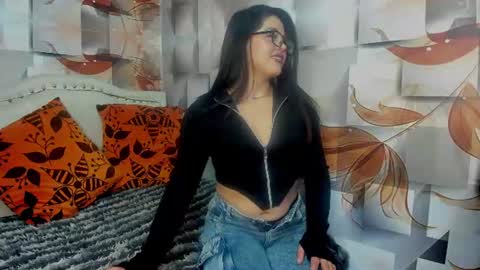 Snapshot of valentina_purple chatting on 07.25.26 VALENTINA online show from 07.25.26