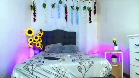 Snapshot of valentina_y_sneiderr chatting on 07.18.26 valentina_y_sneiderr online show from 07.18.26