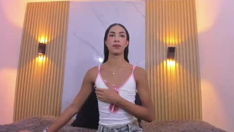Snapshot of valentinaliux_ chatting on 04.23.26 valentinaliux_ online show from 04.23.26