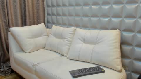 Snapshot of valentinasu chatting on 01.15.25 Valentina online show from 01.15.25