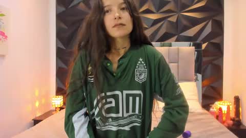 Snapshot of valentinasu chatting on 02.13.25 Valentina online show from 02.13.25