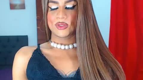 Snapshot of valentinaxxxdoll chatting on 12.13.24 VALENTINA online show from 12.13.24