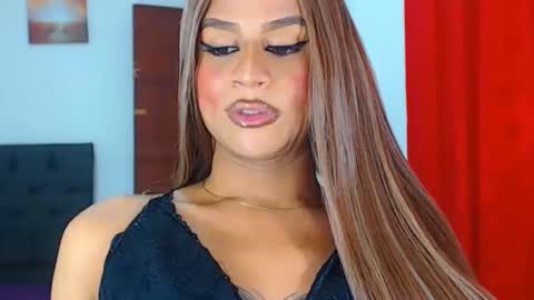 Snapshot of valentinaxxxdoll chatting on 12.23.24 VALENTINA online show from 12.23.24
