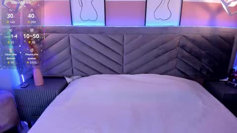 Mia  online show from 09.13.25