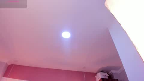 Mia  online show from 11.17.25