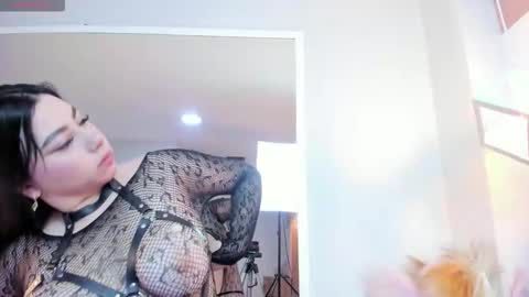 Mia  online show from 02.01.26