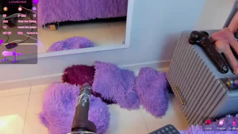 Mia  online show from 04.14.26