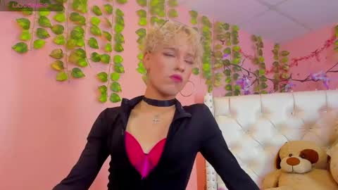 valentinee_xo online show from 06.02.26