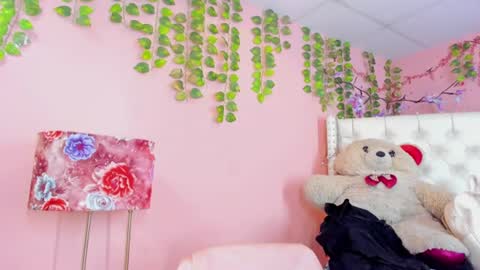 valentinee_xo online show from 06.16.26