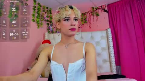 valentinee_xo online show from 06.27.26