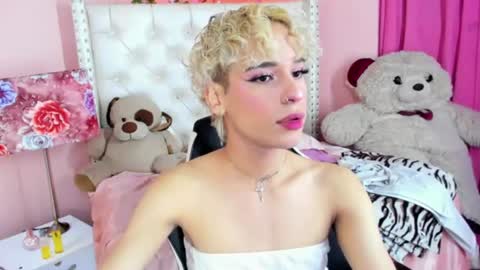 valentinee_xo online show from 07.28.26