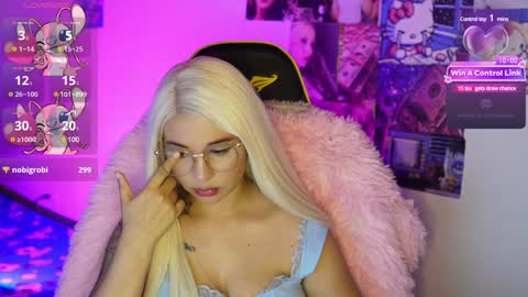 Snapshot of valentinna_5 chatting on 02.02.25 Danielle Please help me to reach 300 thumbs up online show from 02.02.25