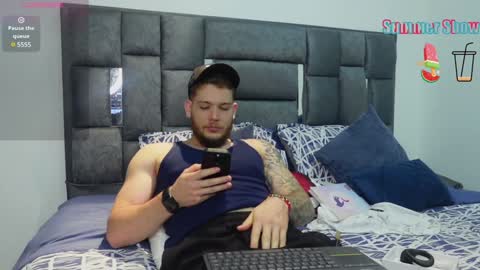 Snapshot of valentino_ferrari28 chatting on 01.24.25 Valentino Ferrari online show from 01.24.25