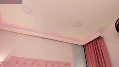 Vale Toro  online show from 11.24.25