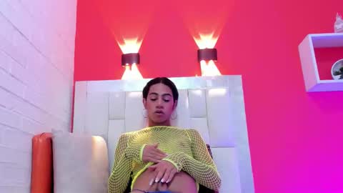 Snapshot of valeria_montesio chatting on 10.30.25 valeria montesio online show from 10.30.25