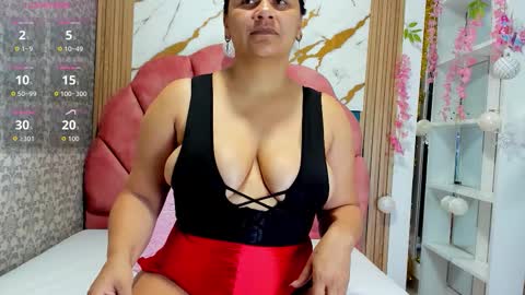 Costume lover online show from 01.11.26