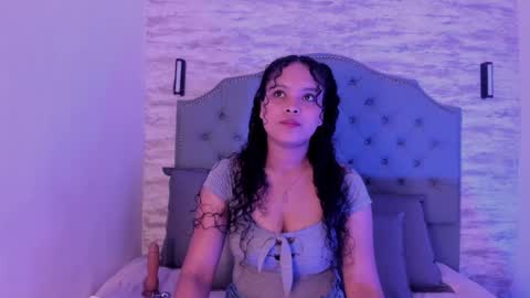 Snapshot of valeriajlio chatting on 09.30.25 Valeria online show from 09.30.25