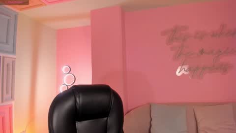 Valeria online show from 10.20.25