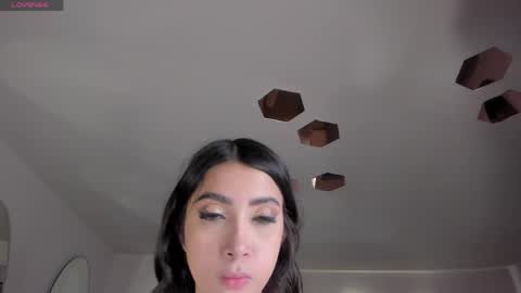 Snapshot of valeriavelvet chatting on 05.25.26 Vale online show from 05.25.26