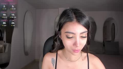 Snapshot of valeriavelvet chatting on 05.29.26 Vale online show from 05.29.26