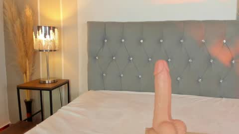 Snapshot of valeriavibes chatting on 02.11.25 Valeria online show from 02.11.25