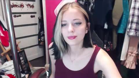 Snapshot of valeriaxkiss chatting on 01.11.25 ValeriaXKiss online show from 01.11.25