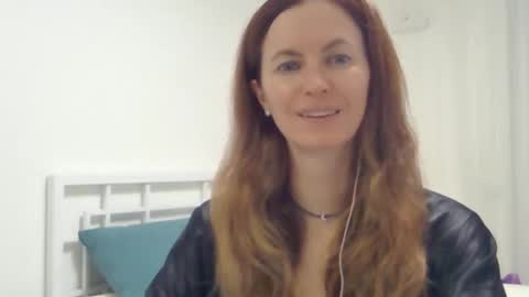 Snapshot of valerie_rose777 chatting on 10.31.25 valerie_rose777 online show from 10.31.25