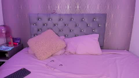 valeriesaint online show from 04.08.26