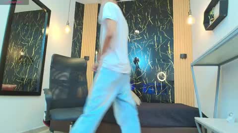 Snapshot of valerihot_1 chatting on 05.15.26 VALERIO online show from 05.15.26