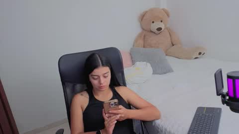 Snapshot of valerihouse chatting on 02.04.26 Juli C online show from 02.04.26