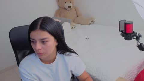 Snapshot of valerihouse chatting on 02.07.26 Juli C online show from 02.07.26