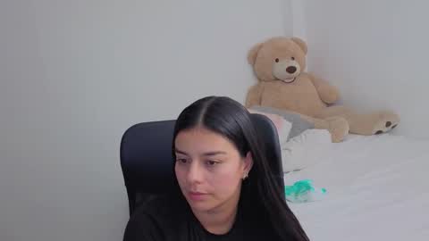 Snapshot of valerihouse chatting on 02.17.26 Juli C online show from 02.17.26