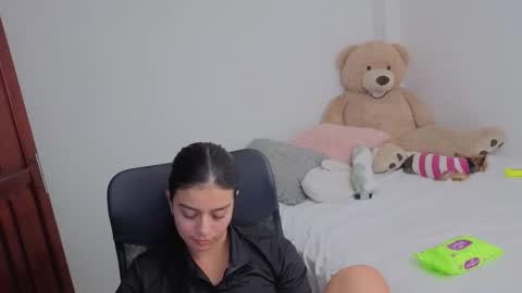 Snapshot of valerihouse chatting on 02.25.26 Juli C online show from 02.25.26