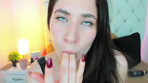 Snapshot of valeryfoxt chatting on 12.21.24 valery online show from 12.21.24
