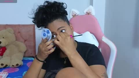 Snapshot of valerylovexxx chatting on 10.28.25 valerylovexxx online show from 10.28.25