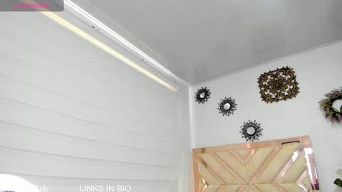 Snapshot of valeryrossee chatting on 01.08.25 VALERIA online show from 01.08.25