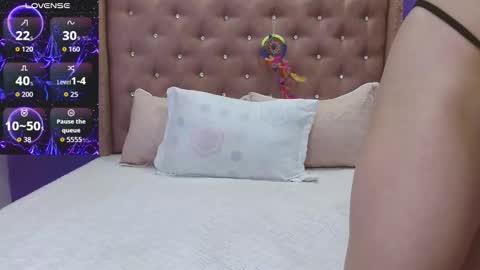 ValeryTunder online show from 11.21.25