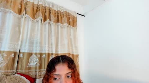 Snapshot of valientegirl_ chatting on 12.28.24 VALIENTE online show from 12.28.24