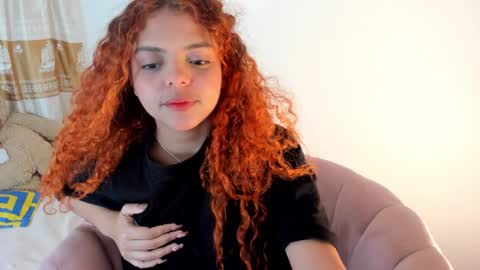 Snapshot of valientegirl_ chatting on 01.02.25 VALIENTE online show from 01.02.25