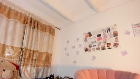 Snapshot of valientegirl_ chatting on 01.18.25 VALIENTE online show from 01.18.25