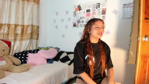 Snapshot of valientegirl_ chatting on 01.31.25 VALIENTE online show from 01.31.25