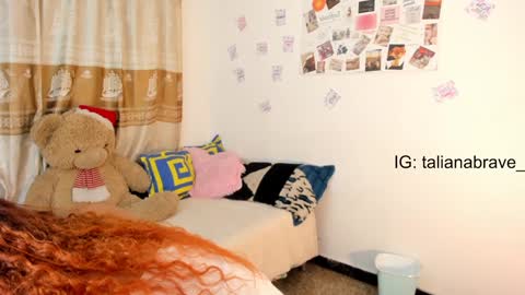 Snapshot of valientegirl_ chatting on 02.04.25 VALIENTE online show from 02.04.25