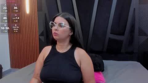 VALKA ROSS online show from 12.17.25