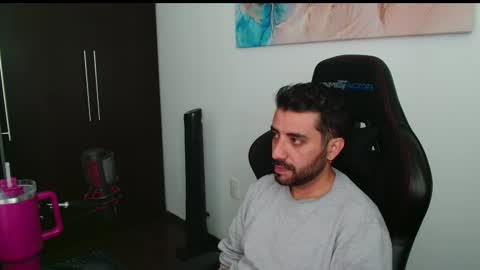 Snapshot of vallartamexi chatting on 12.17.25 Roberto Carlos online show from 12.17.25