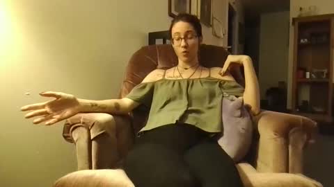 Snapshot of valleriestarr chatting on 12.20.24 Vallerie Starr online show from 12.20.24